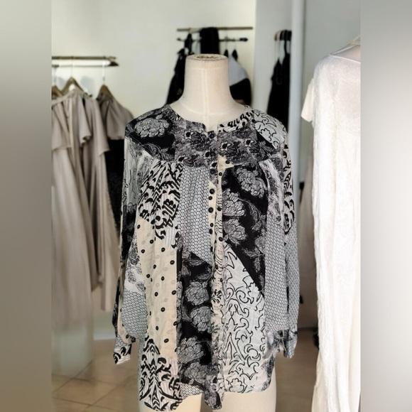 Anthropologie Maeve Bohemian Artsy Printed Popover Black and Gray Top XS - Picture 1 of 4